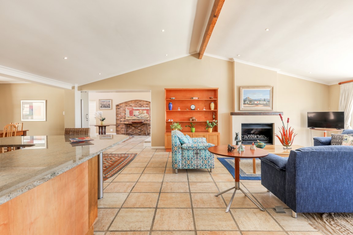 5 Bedroom Property for Sale in Constantia Western Cape